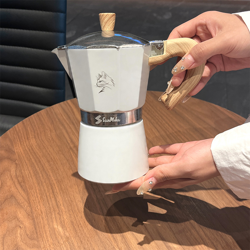 Quality Coffee Equipment - Moka Pot 3/6 Cup - Italian